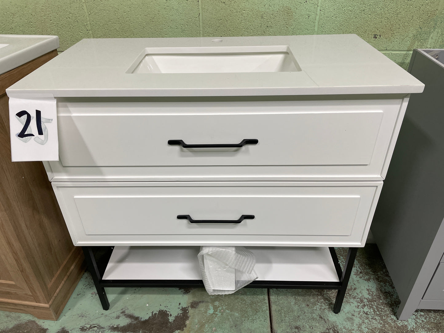RTL021 - 36" Vanity